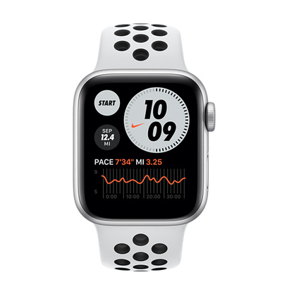 Apple Watch Nike SE（GPSモデル）- 40mmシルバーアルミニウムケースとピュアプラチナム/ブラックNikeスポーツバンド [整備済製品]